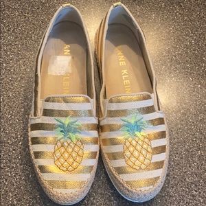Anne Klein iflex pineapple flats